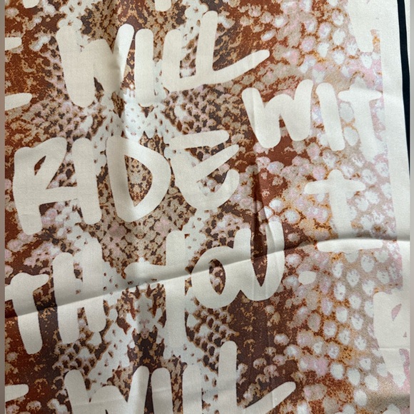 New-MAJE
Erose Large Silk Scarf In Multicolor - Picture 12 of 16